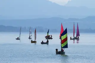 Kursbild für Juniorkurse Segeln (10-13 Jahre); Anfänger und Aufbau