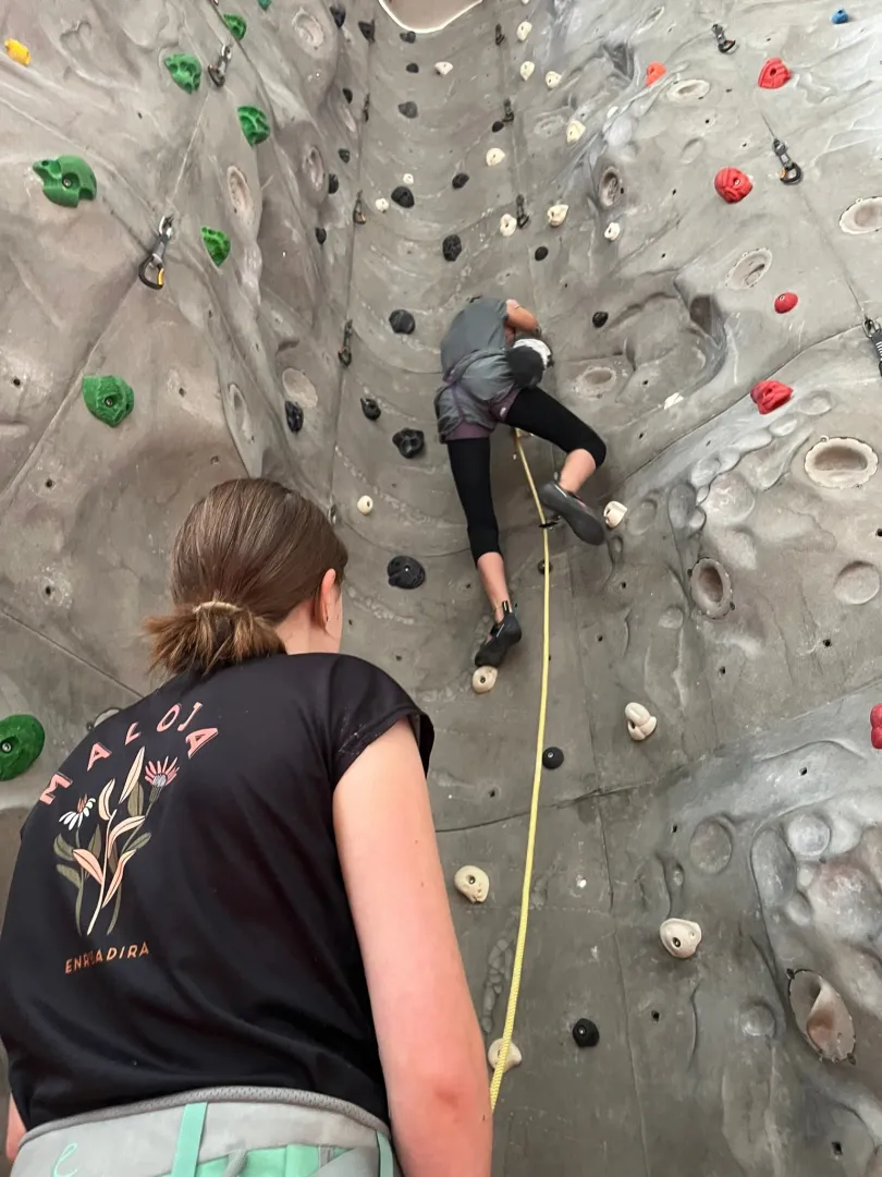 Fortgeschrittener Kletterkurs in München für Kinder Bild 3