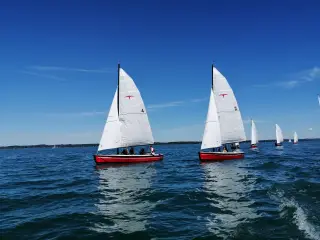 Kursbild für Familiensegeln - alle in einem Boot ;-)
